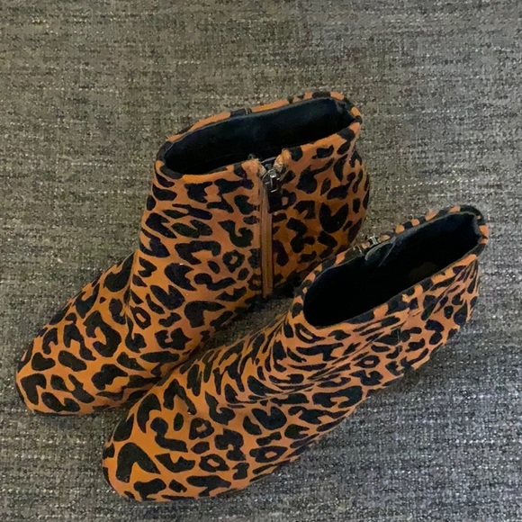 Sportsgirl Animal print short boots size 38 - Picture 2 of 4